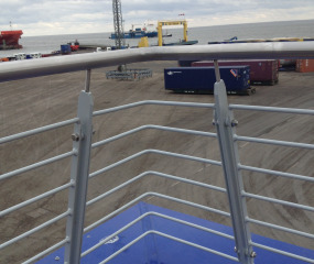 1151 Cuxport Bürogebäude Geländer Ecke.JPG